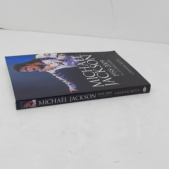 Michael Jackson, 1958-2009 : A Celebration by Graham Betts. - Picture 11 of 12